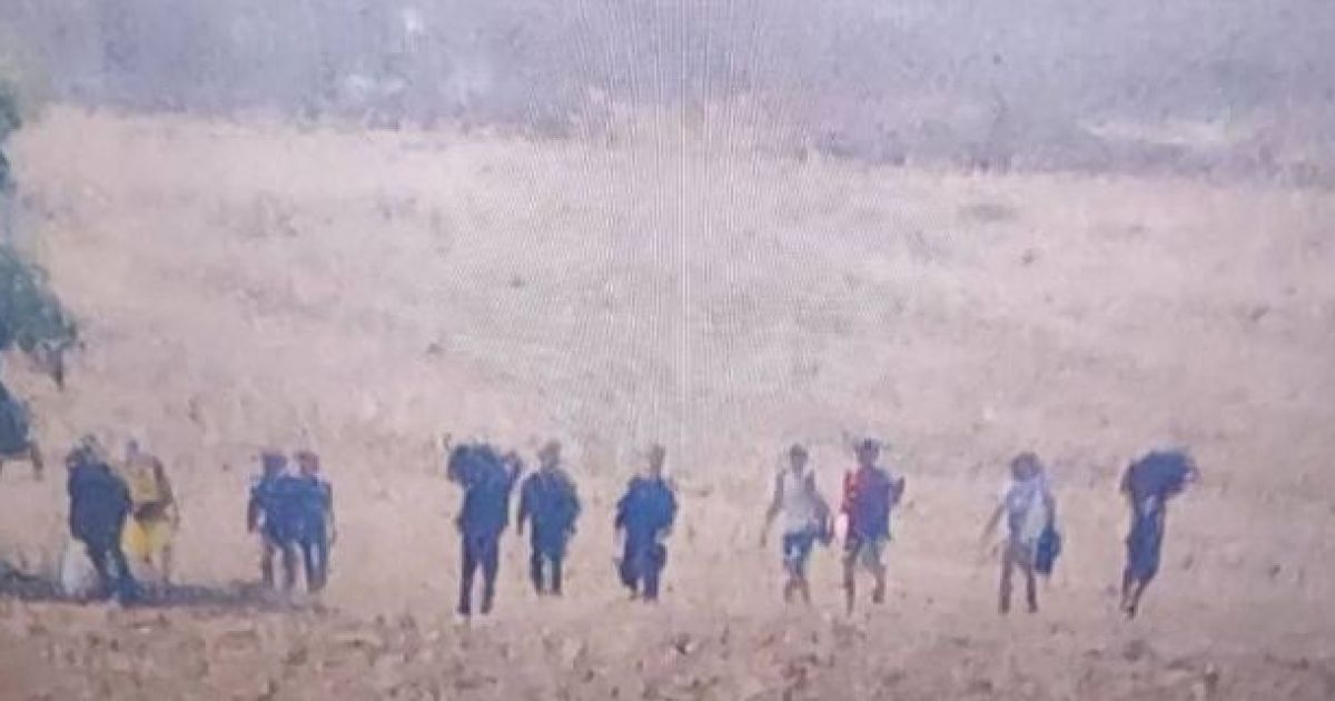группа спасшихся от боевиков ХАМАС